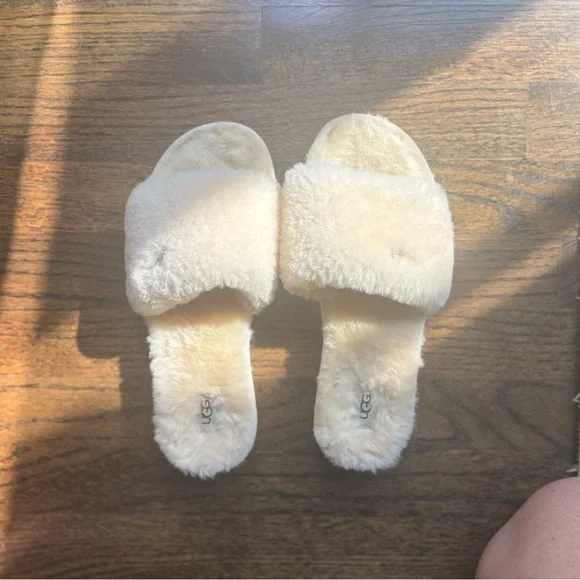 UGG Cream Cozy Sheepskin Slippers - Picture 9 of 11